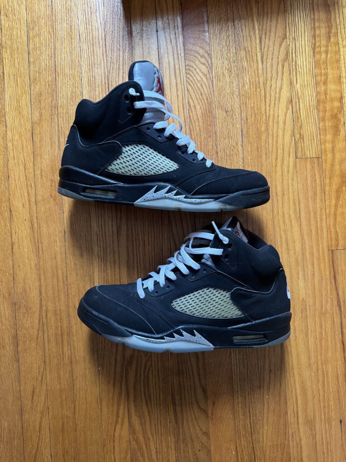 Jordan 5 Metallic