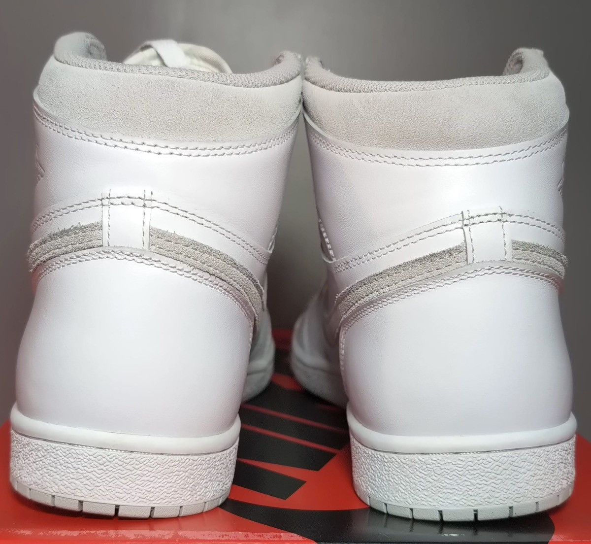 Jordan Brand Size 12.5 - Jordan 1 Retro High 85 OG Neutral Gray Size US 12.5 / EU 45-46 - 3 Thumbnail
