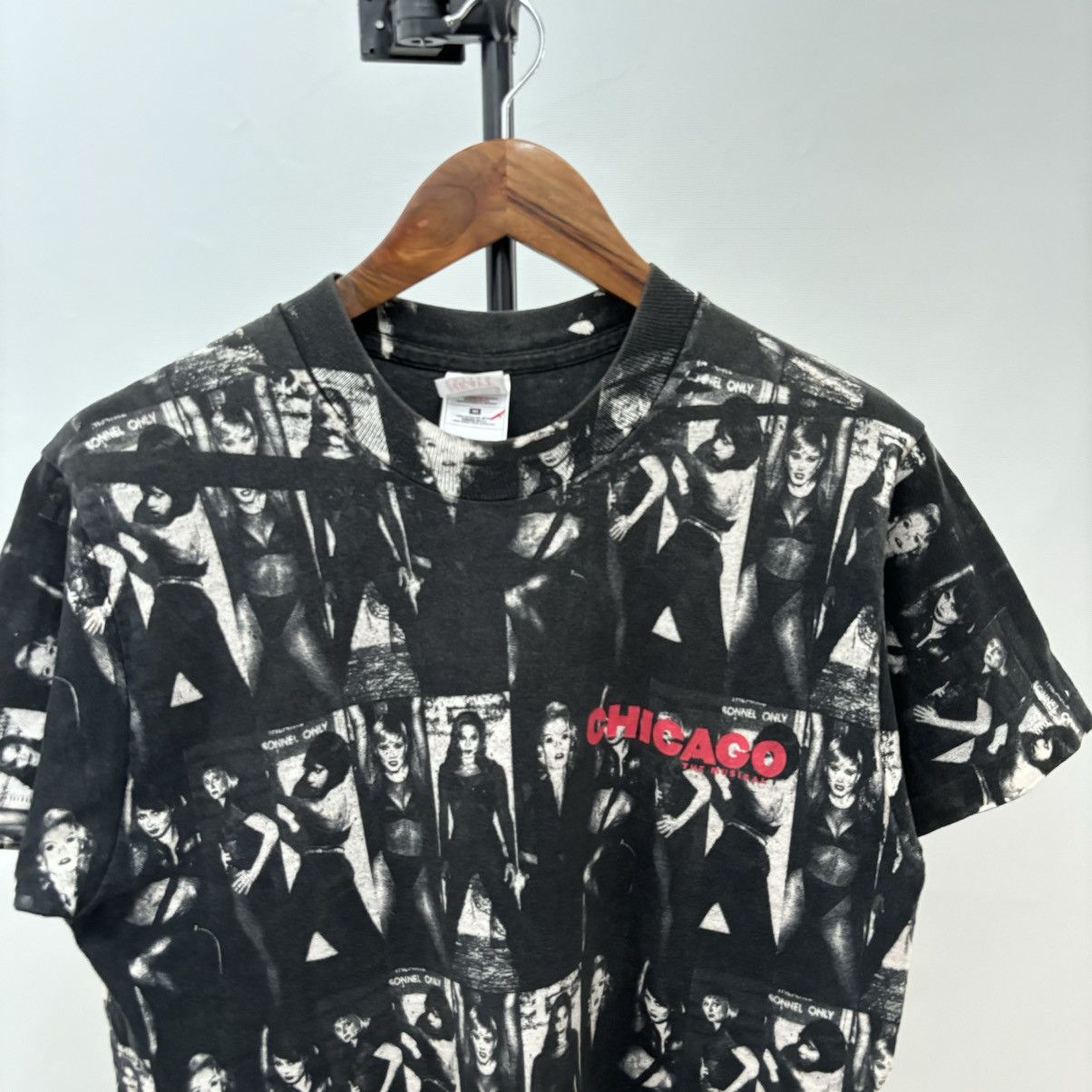 Vintage Vintage 90’s Chicago Musical All Over Print Shirt Bob Fosse Size US M / EU 48-50 / 2 - 2 Thumbnail