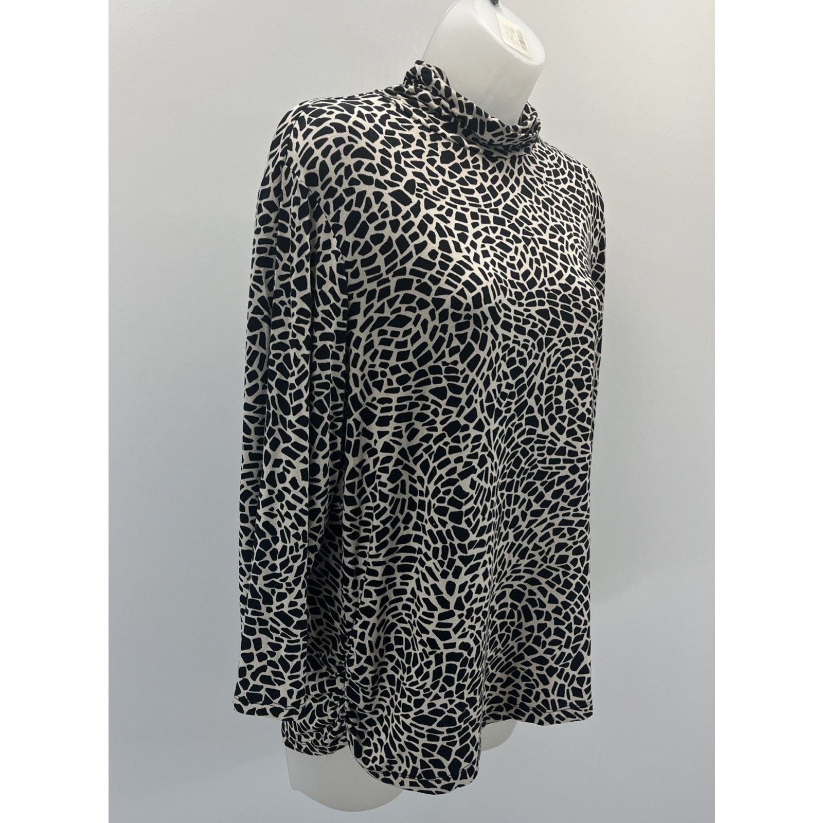 Chicos Chico's Black & Beige Animal Print Stretch Blouse, Sz 2 Size XS / US 0-2 / IT 36-38 - 2 Thumbnail