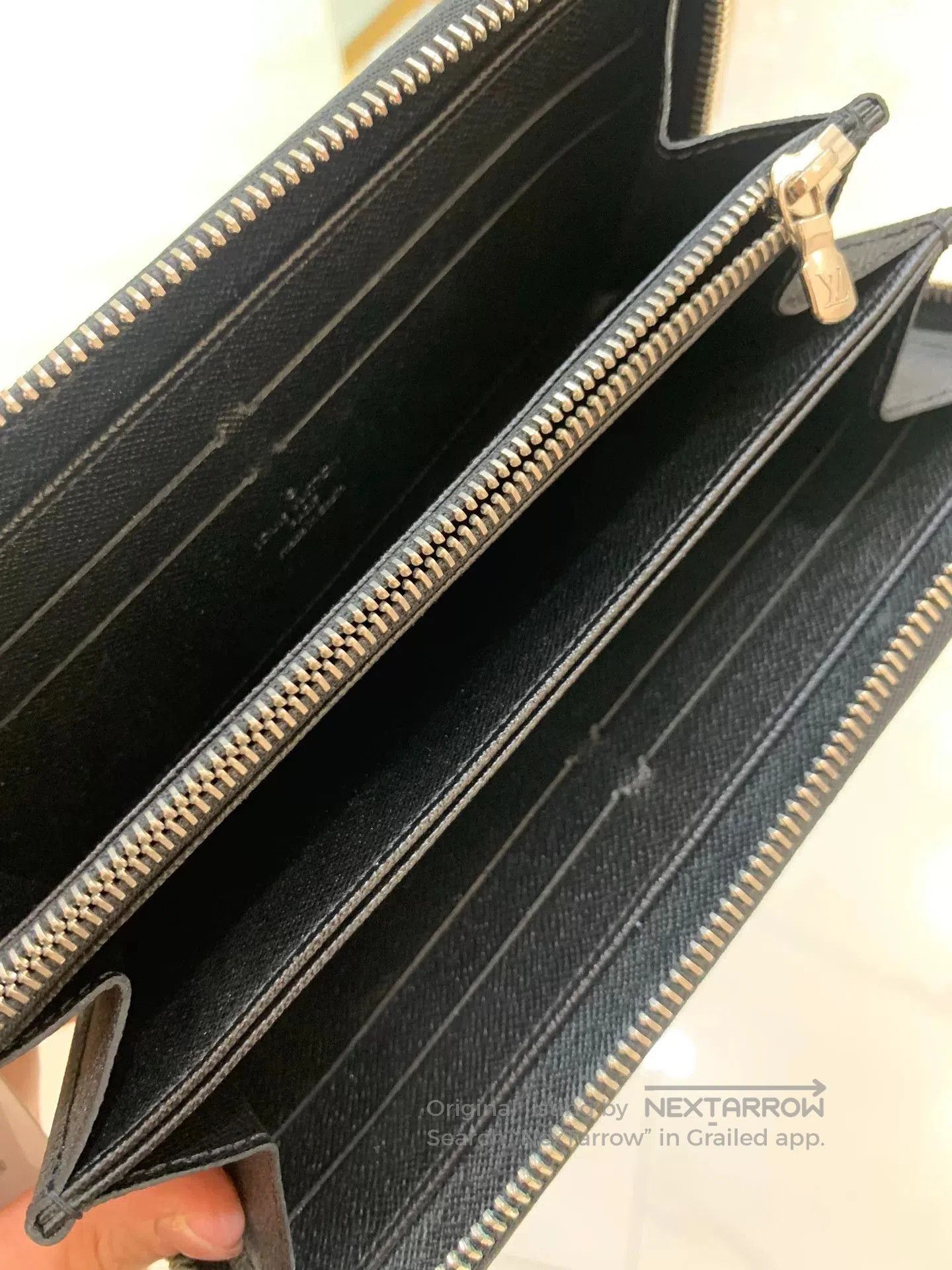 Louis Vuitton LV Black Epi Leather Long Wallet. Size ONE SIZE - 8 Thumbnail