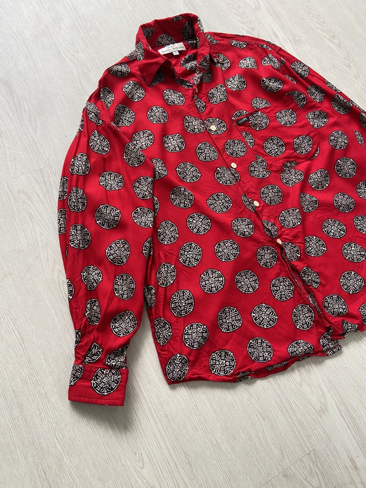 Georges Marciano × Guess Vintage 1980’s Guess Medieval Block Print Rayon Shirt Size US L / EU 52-54 / 3 - 3 Thumbnail