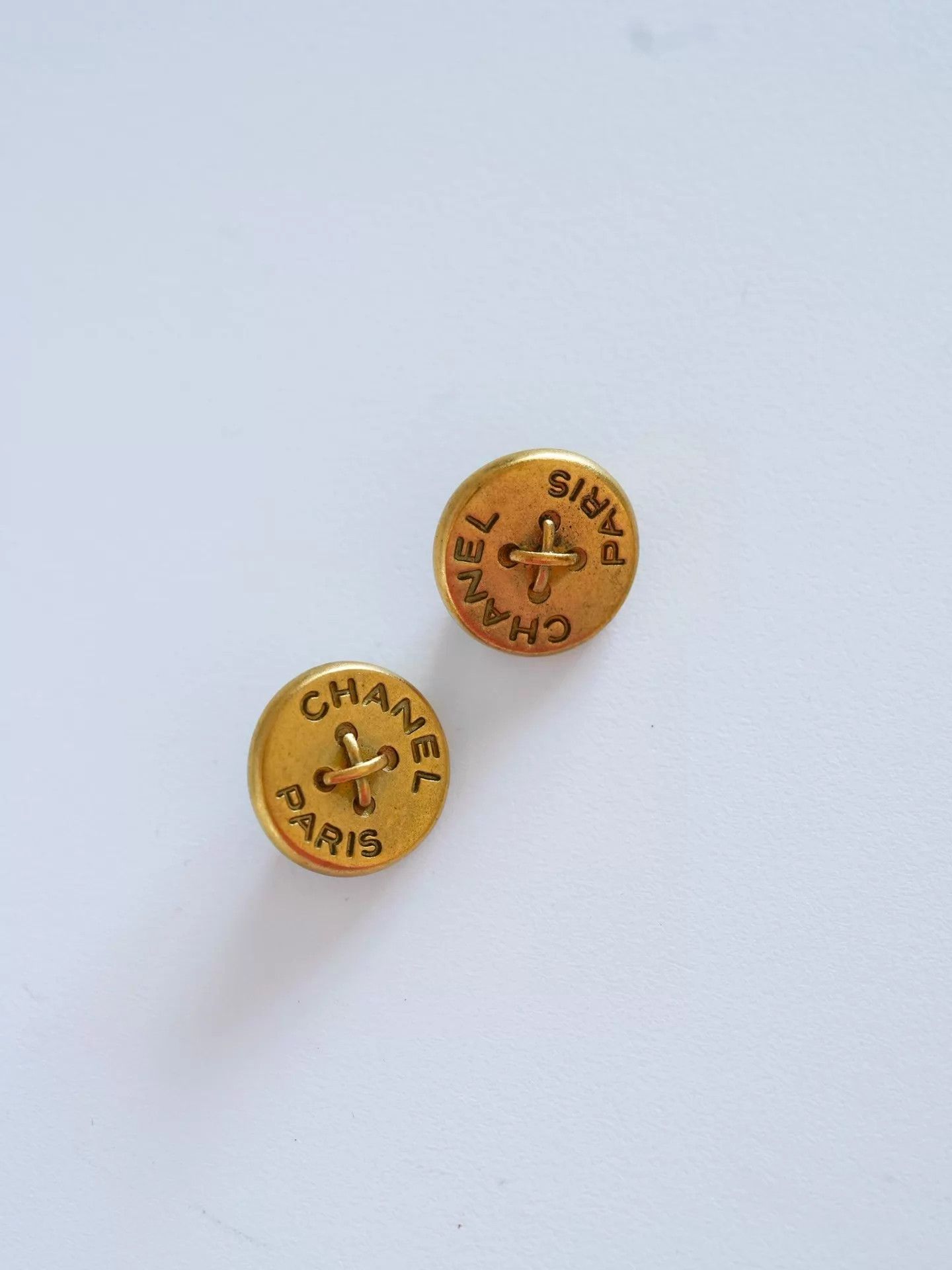 Chanel Chanel Vintage Button Ear Clip Women's 21mm Versatile Fresh Size ONE SIZE - 2 Thumbnail