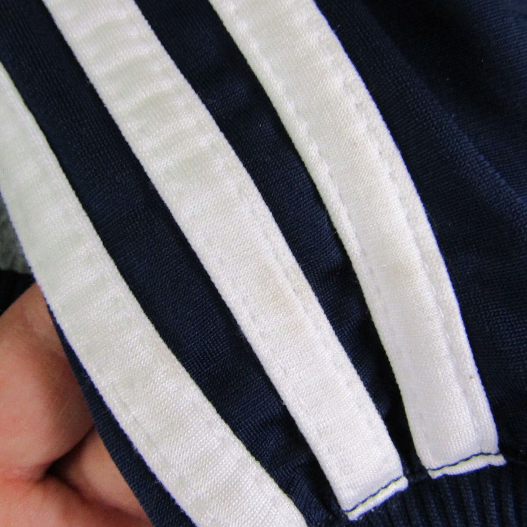 Adidas VINTAGE adidas Jacket Mens L Blue Zip Hooded Full Zip Pockets Track Outdoor Sports Basic Jacket Size US L / EU 52-54 / 3 - 7 Thumbnail