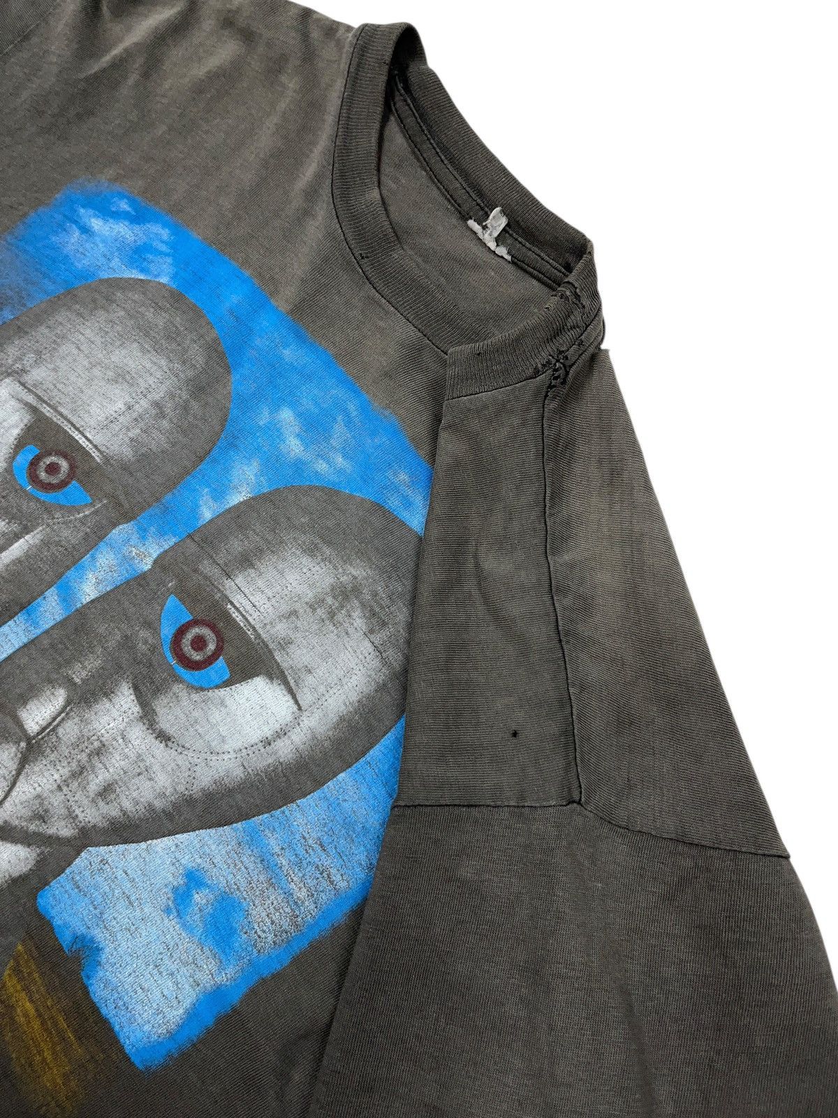 Pink Floyd Vintage 1994 Pink Floyd The Division Bell Distressed T-shirt Size US L / EU 52-54 / 3 - 12 Thumbnail
