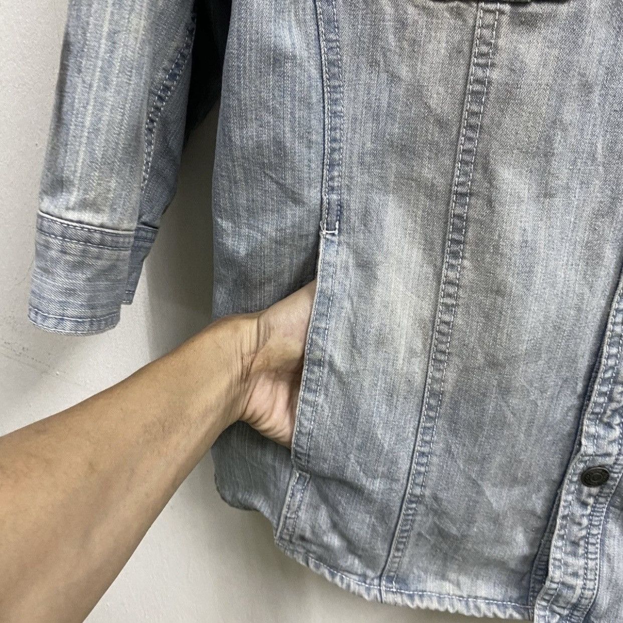 In The Attic IN THE ATTIC Japanese Brand Y2K Grunge Distressed DenimShirt Size US M / EU 48-50 / 2 - 7 Thumbnail