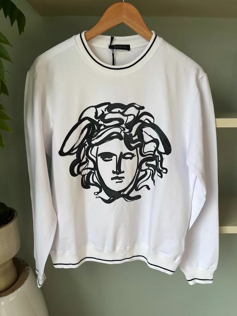 Other Versace Men's Medusa avatar white long-sleeved T-shirt swe Size US M / EU 48-50 / 2 - 1 Thumbnail