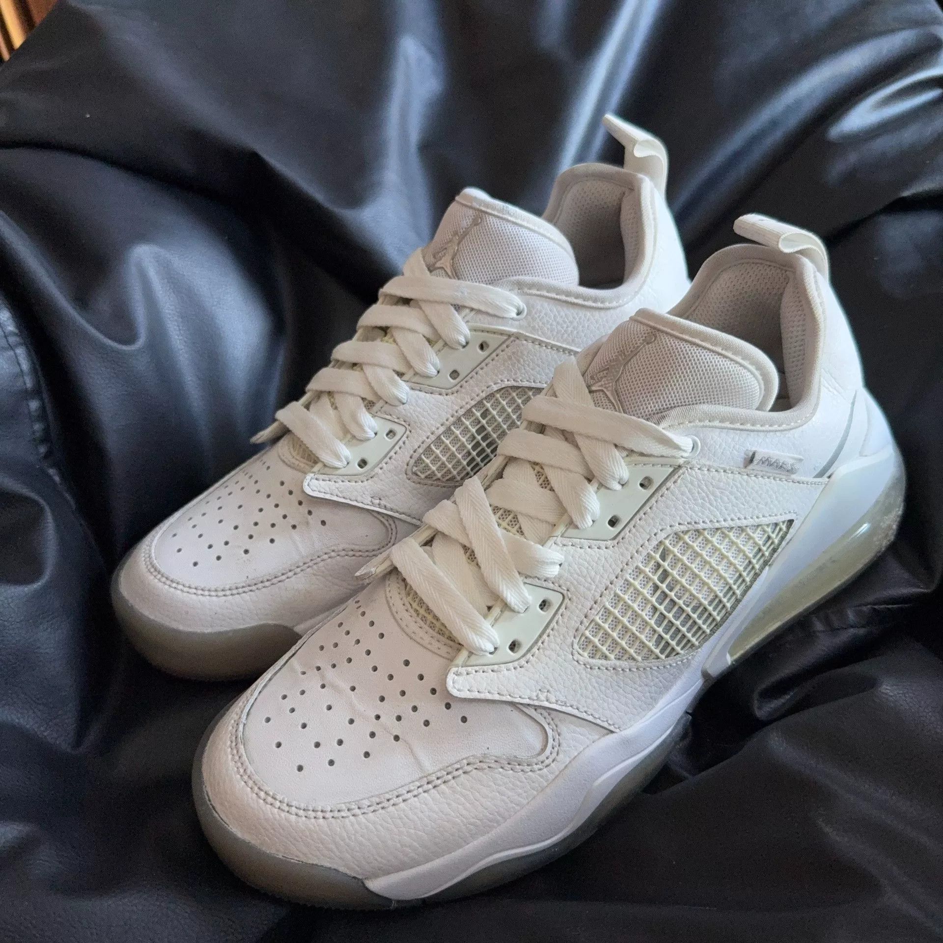 Nike Nike White Lowtop Sneakers 41 Men Size US 8.5 / EU 41-42 - 1 Thumbnail