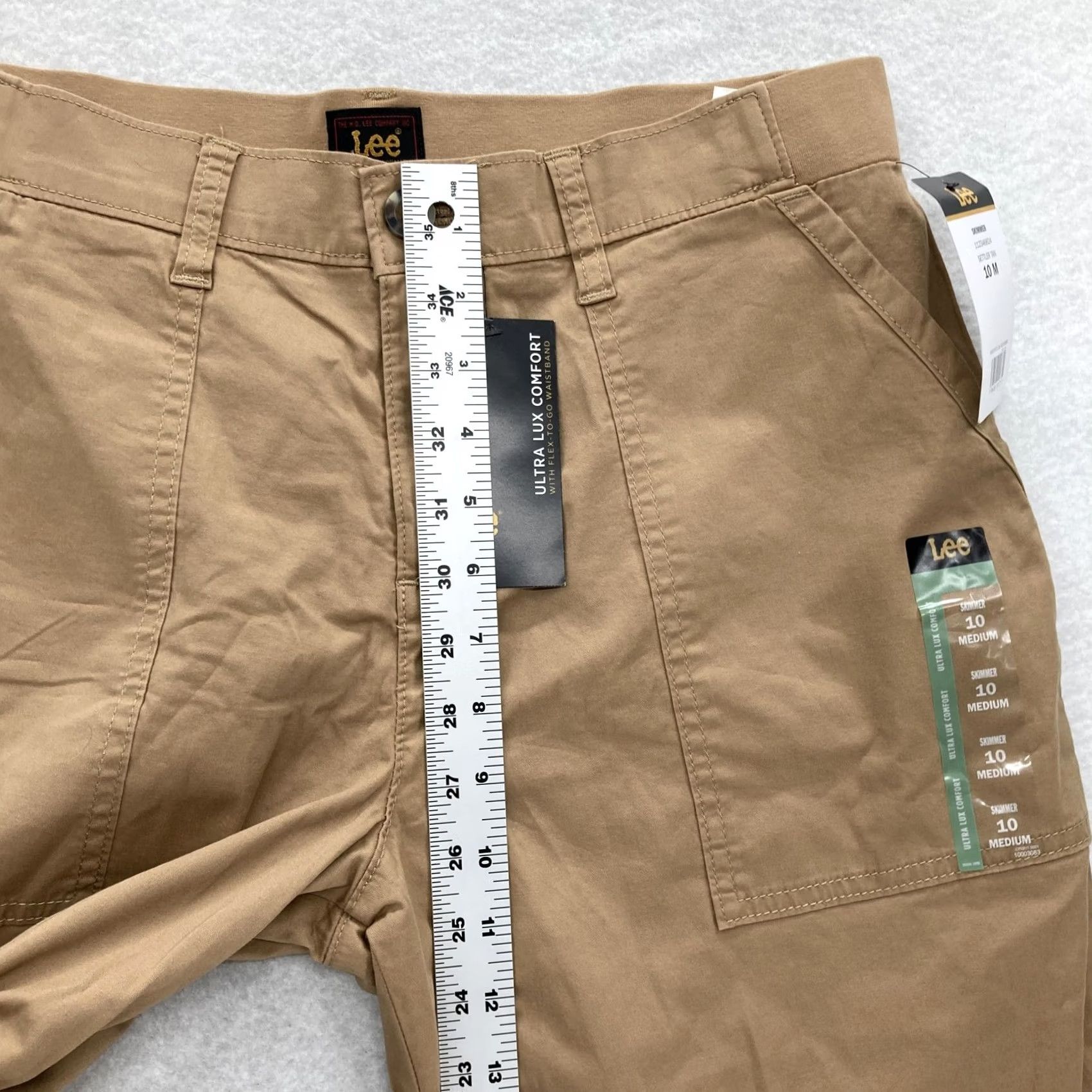 Lee Lee Skimmer Pants Womens 10 Medium Ultra Lux Comfort Cropped Mid Rise Stretch Beige Twill 98% Cotton 2% Elastane Pockets Logo Casual Travel Size 32" / US 10 / IT 46 - 6 Thumbnail
