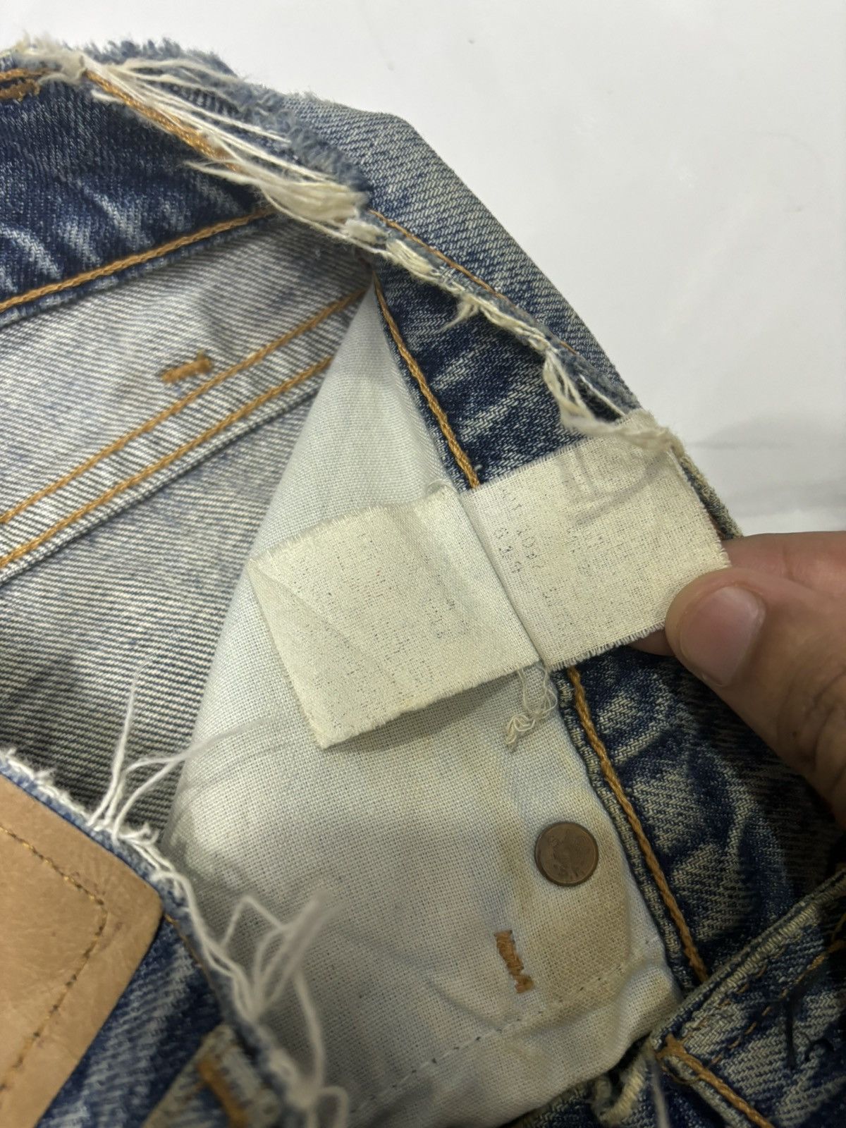 Levi's RARE LEVIS 501 BUTTON 501 DISTRESSED DENIM JEANS Size US 29 - 12 Thumbnail