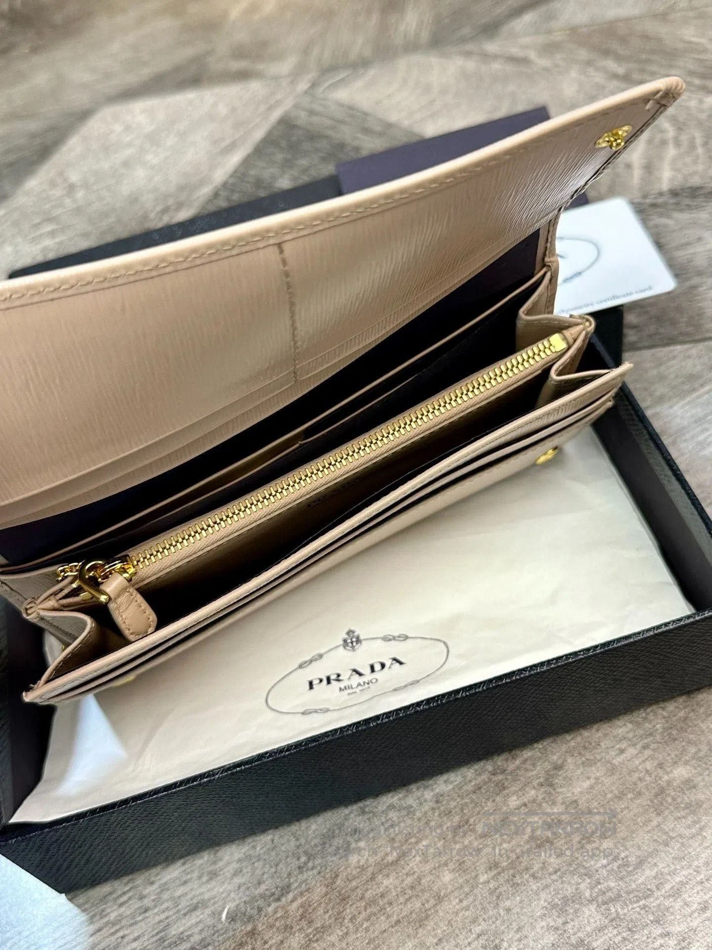 Prada Prada Long Snap Wallet Clutch Set. Size ONE SIZE - 7 Thumbnail