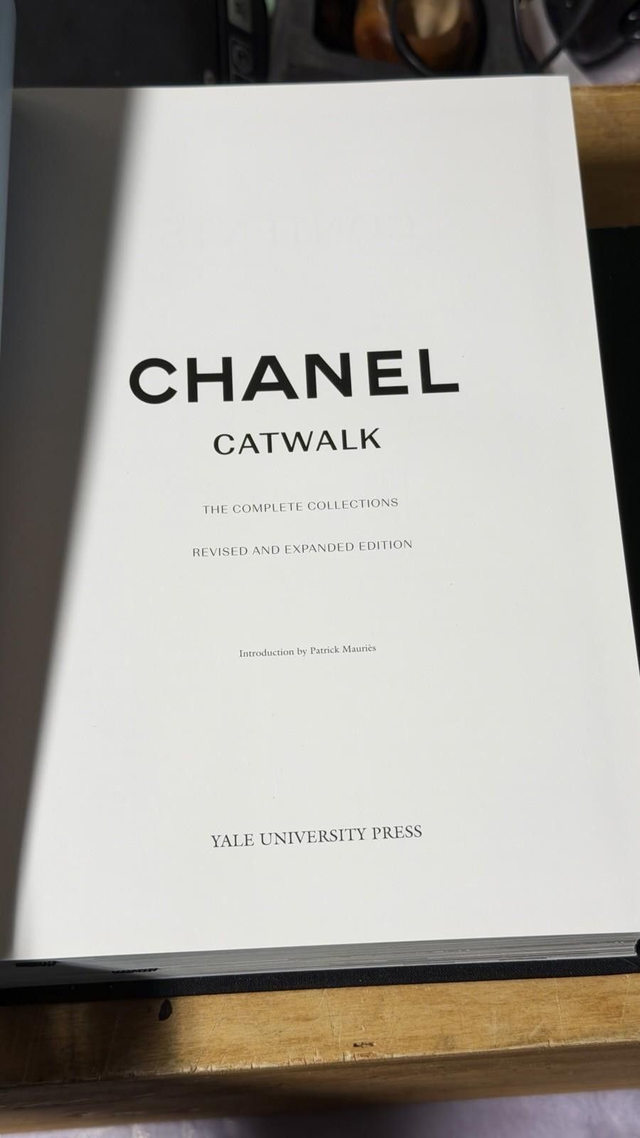 Other Chanel Catwalk Hardcover Book Fashion Size ONE SIZE - 4 Thumbnail