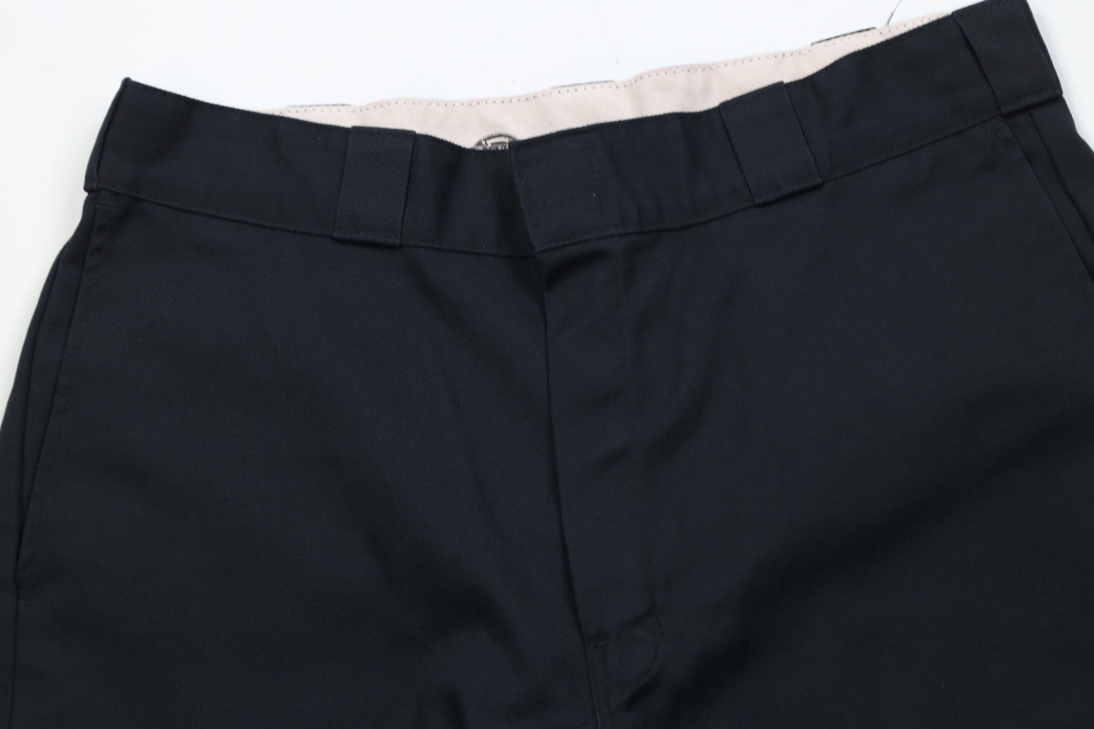 Dickies Vintage Y2K Dickies Loose Fit Cargo Shorts Black Workwear Size US 34 / EU 50 - 2 Thumbnail