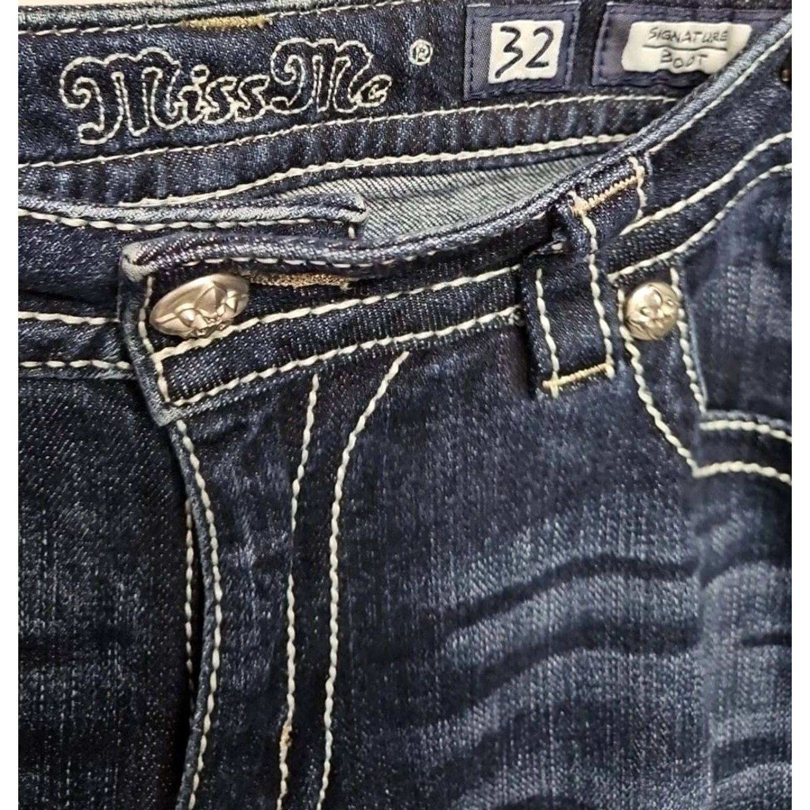 Miss Me VINTAGE Miss Me Signature Bootcut Jeans Womens 32 Dark Wash Embellished Western Rhinestone Pockets Denim Jeans Womens Size 24" / US 00 / IT 34 - 4 Thumbnail