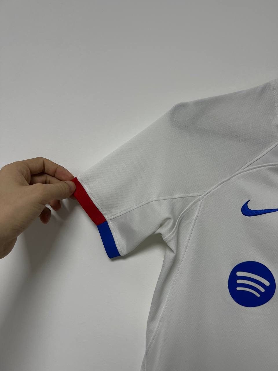 Nike Fc Barcelona 2023/2024 Away Jersey Football Shirt Nike XS Size US XS / EU 42 / 0 - 8 Thumbnail