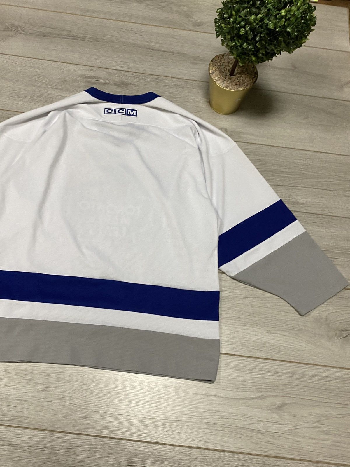 NFL Toronto Maple leafs Canada hockey jersey long sleeve Size US M / EU 48-50 / 2 - 13 Thumbnail