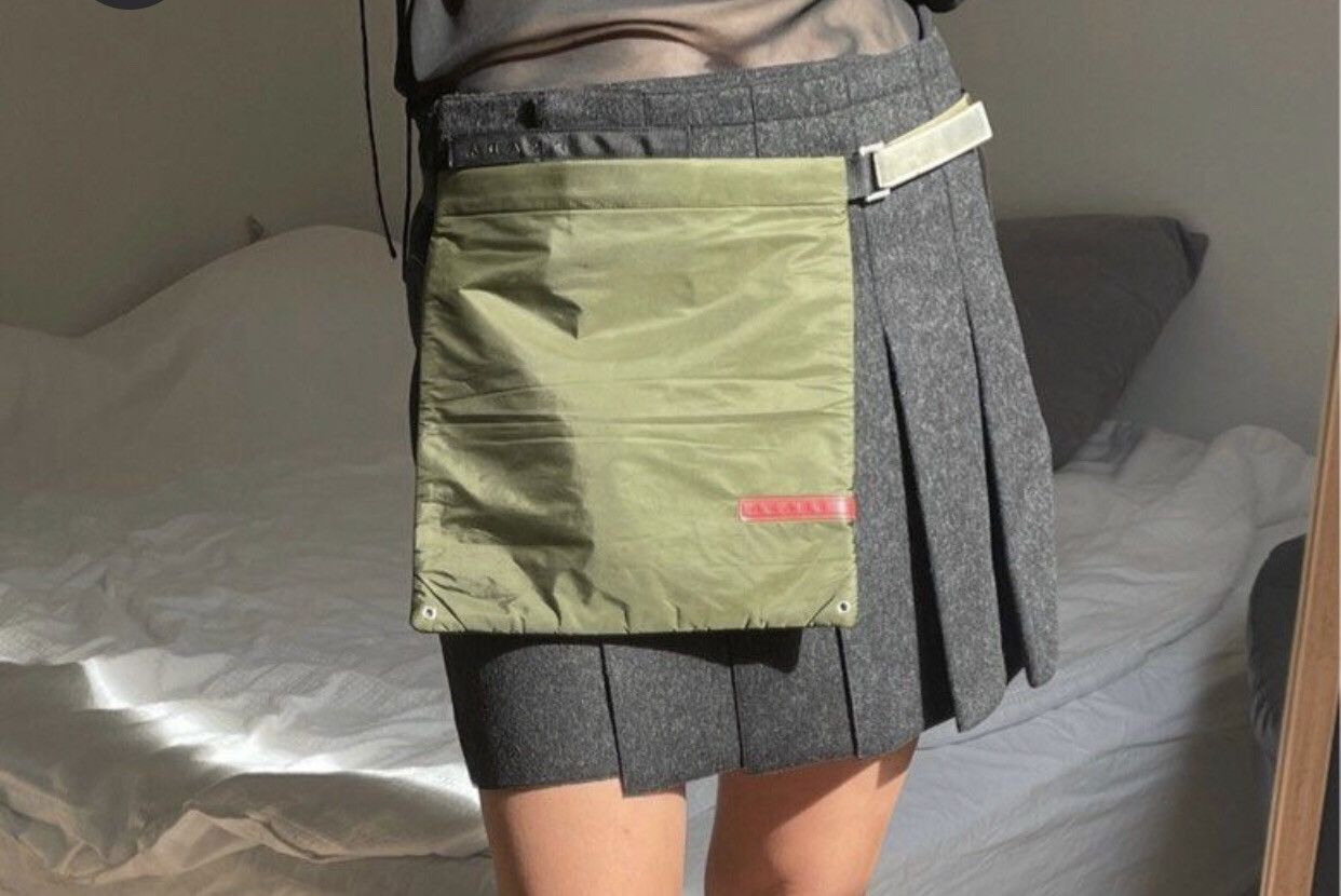 Prada Authentic Prada waist Bag Size ONE SIZE - 10 Thumbnail