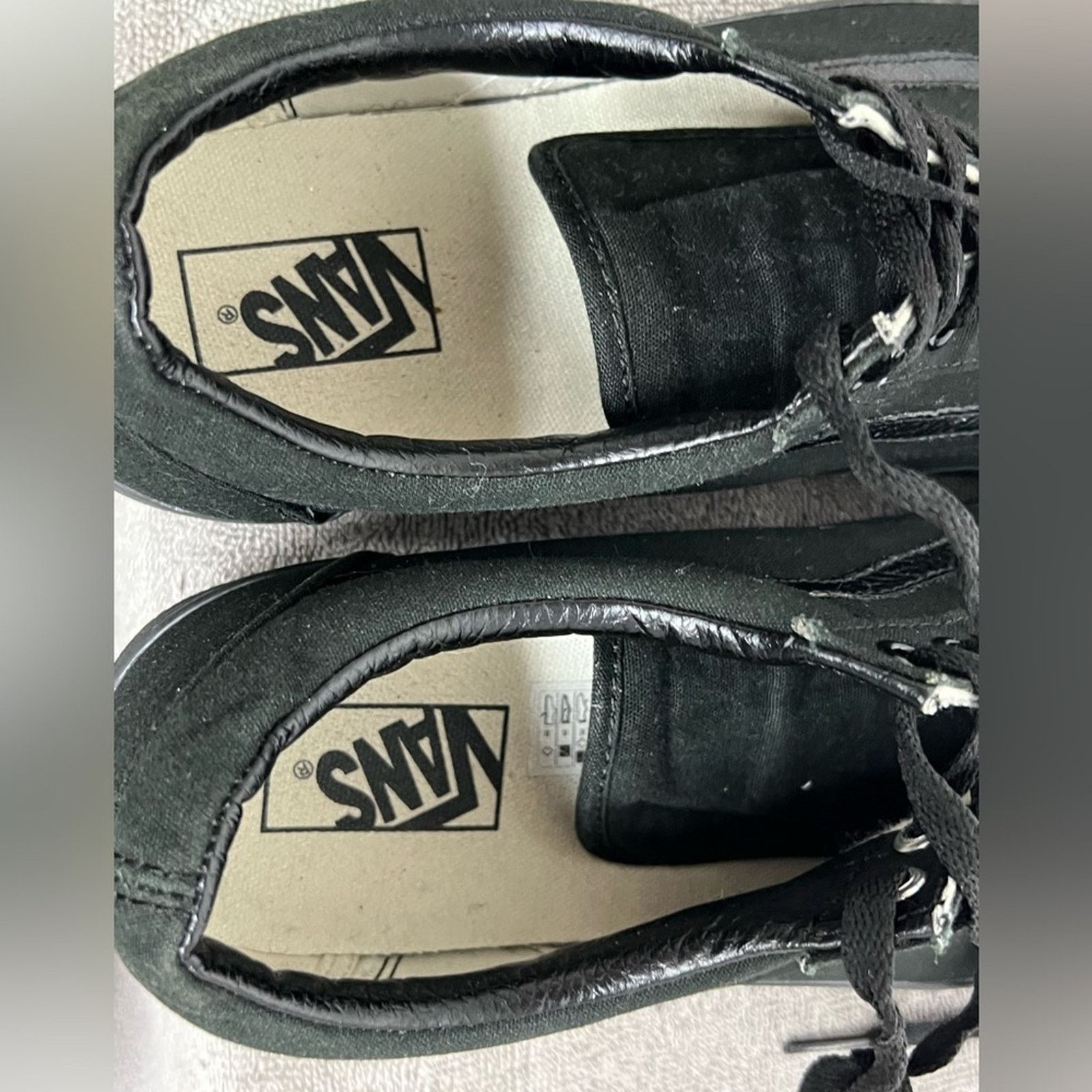 Vans Vans Old Skool Mens 12 Black Low Top Canvas Shoes Size US 12 / EU 45 - 9 Thumbnail