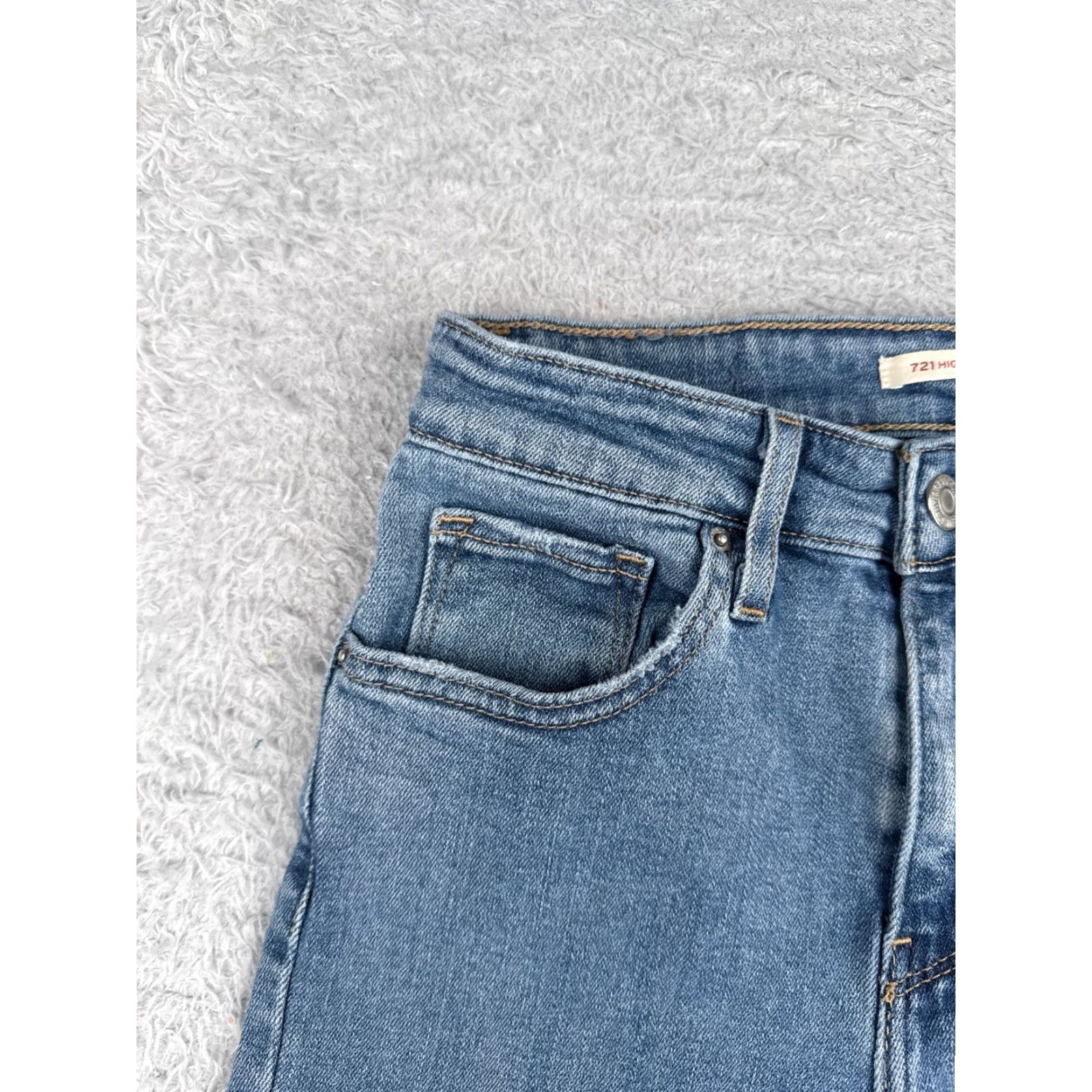 Levi's Levi's Women's 25 Denim Cut-Off Shorts Mid Rise Blue Cotton Blend Summer Casual Active Girls Size 42" / US 20 - 4 Thumbnail