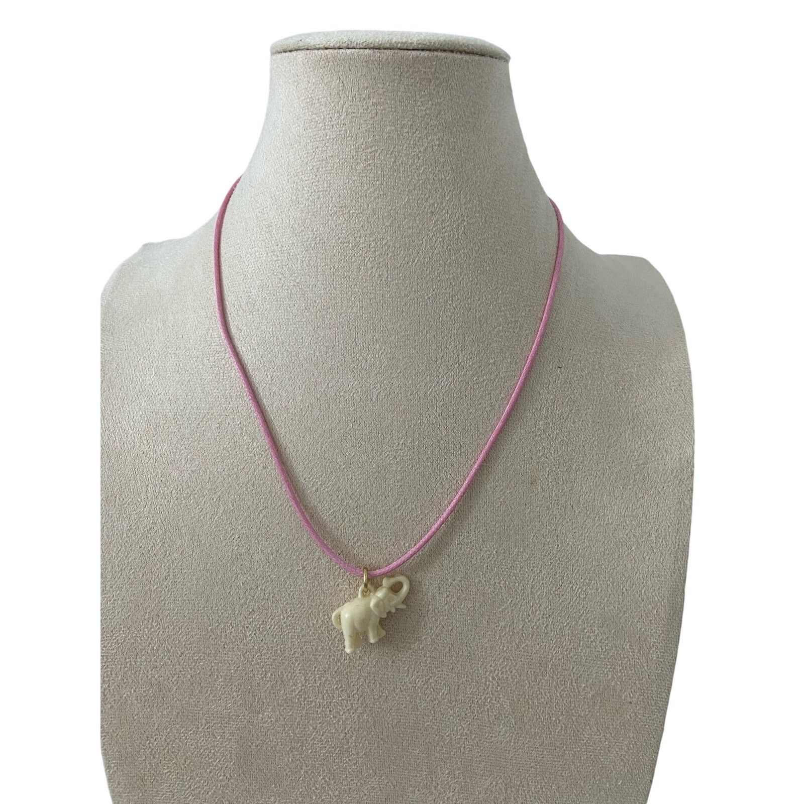Vintage elephant pendant necklace Size ONE SIZE - 1 Thumbnail