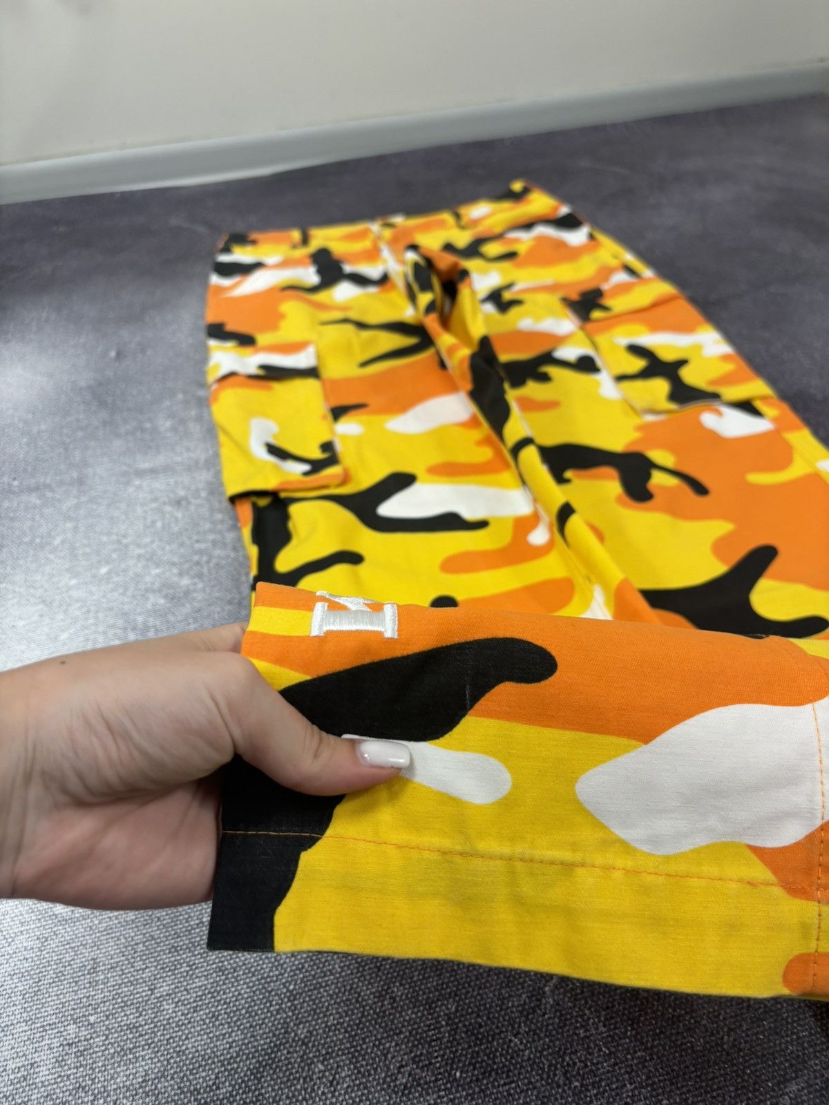 Karl Kani Vintage Karl Kani Y2K Camo Military Hype Baggy Cargo Pants Size US 32 / EU 48 - 4 Thumbnail