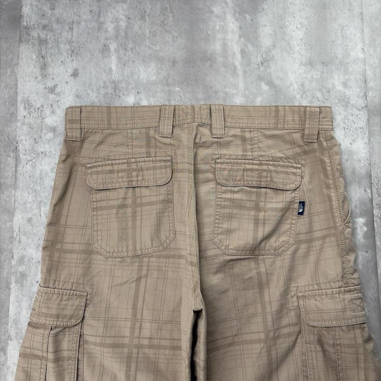 The North Face Vintage Beige The North Face Grunge Baggy Plaid Cargo Shorts Size US 36 / EU 52 - 3 Thumbnail