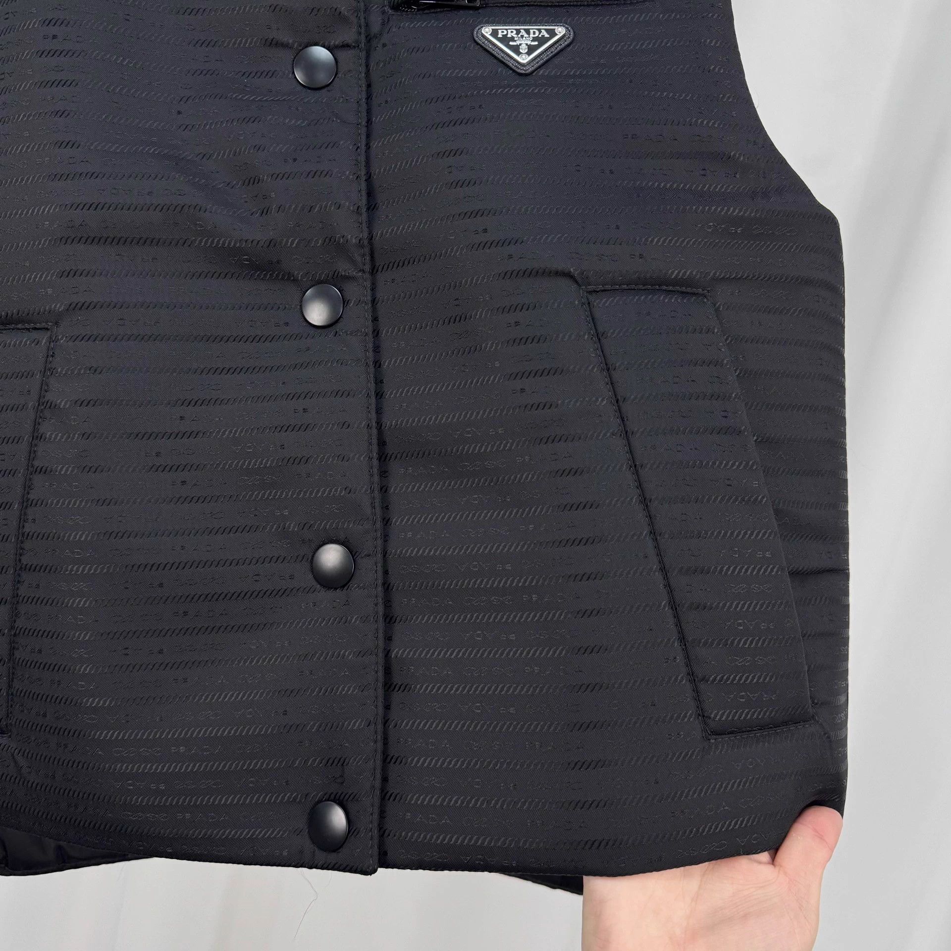 Prada Prada down vest dark all-over triangle logo size 36 new Size XS / US 0-2 / IT 36-38 - 4 Thumbnail