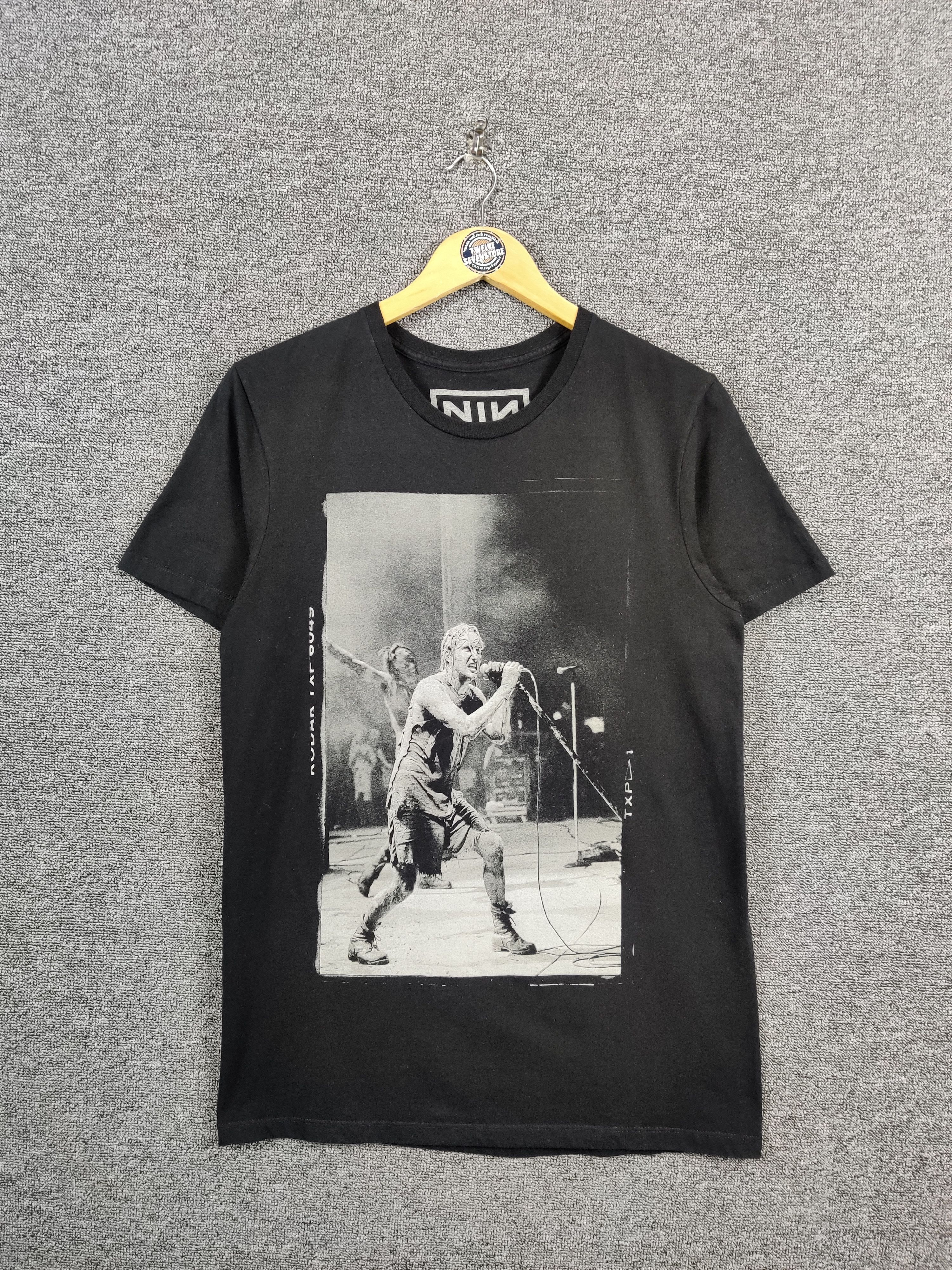 Band Tees Vintage Nin Inch Nails Rock Band Tee Tshirt Size US M / EU 48-50 / 2 - 1 Thumbnail