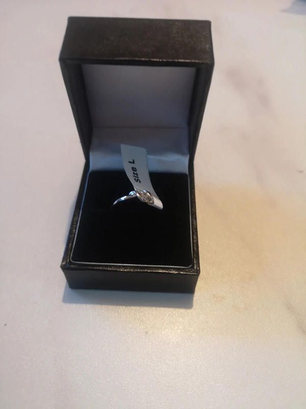 Designer 9ct white gold diamond ring Size ONE SIZE - 2 Thumbnail