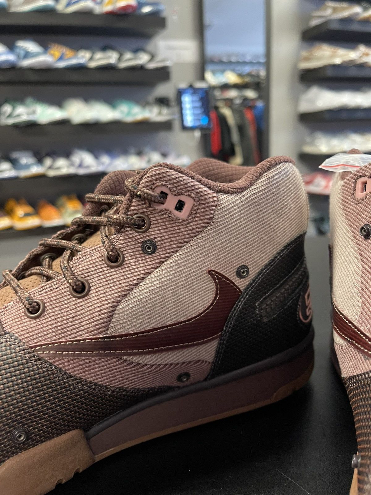Nike × Travis Scott Size 10 - Nike Air Trainer 1 SP Travis Scott Size US 10 / EU 43 - 8 Thumbnail