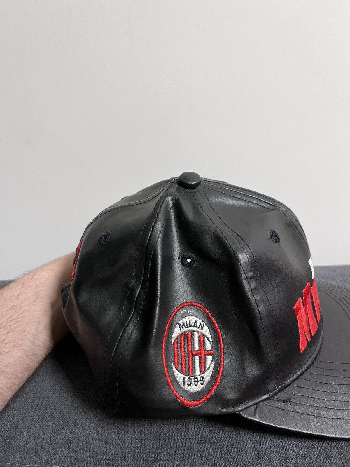 La Milano × Vintage AC MILAN Vintage Polyurethane Black Glossy Cap Size ONE SIZE - 7 Thumbnail