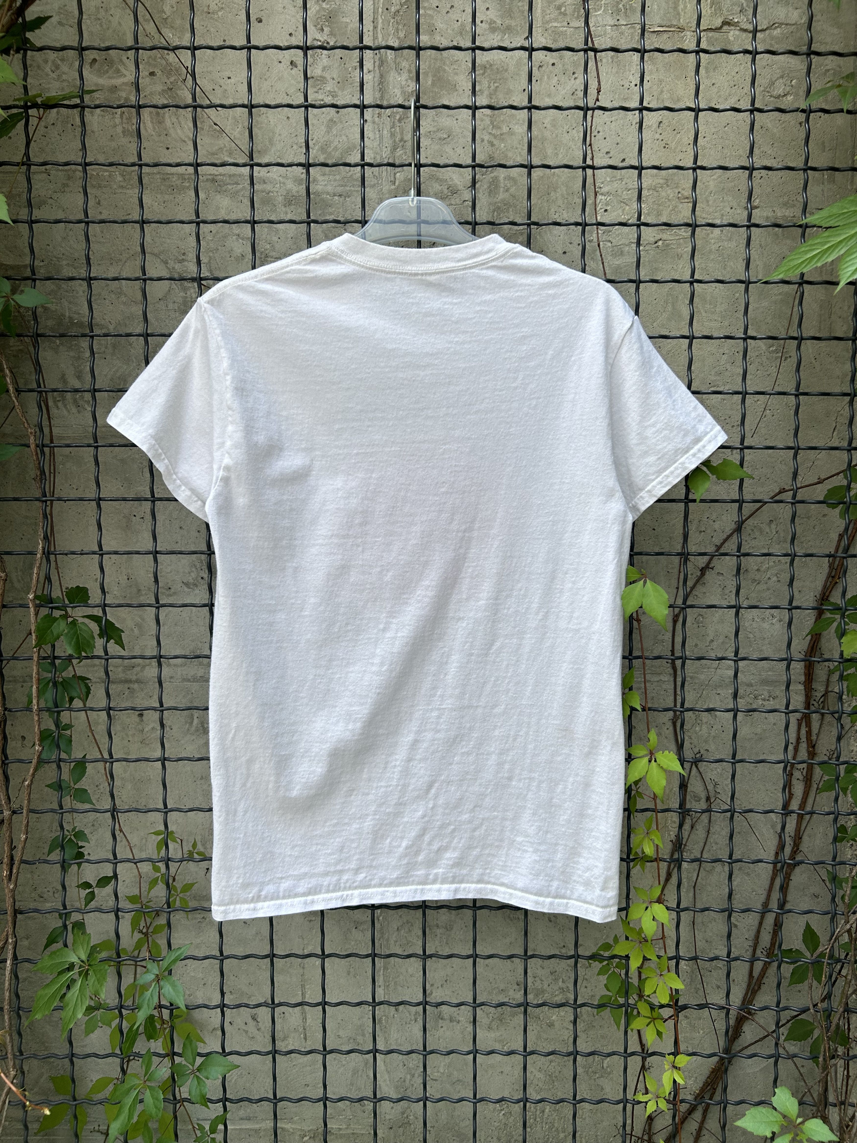 Band Tees Vintage 2011 Red Hot Chili Peppers Rock Band T-shirt Size US S / EU 44-46 / 1 - 2 Thumbnail