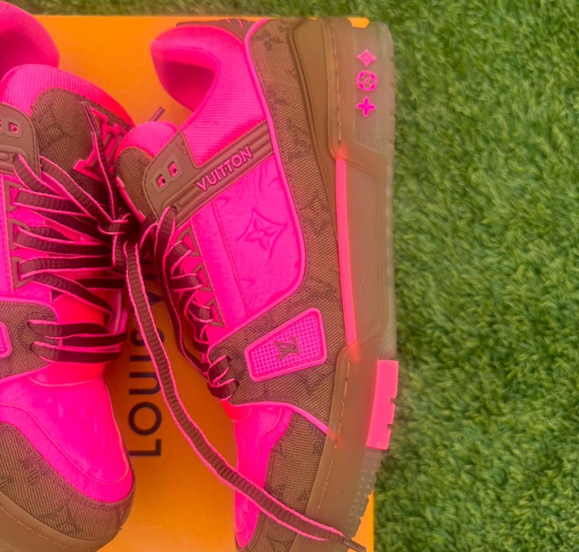 Louis Vuitton Louis Vuitton Pink Trainers Size US 10 / EU 43 - 2 Thumbnail