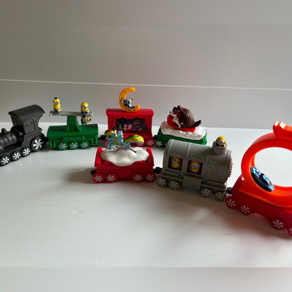 Designer McDonald's 2017 Holiday Express Train Set of 7 Size ONE SIZE - 2 Thumbnail