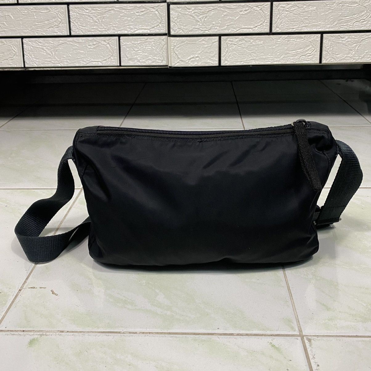 Prada 🔥VINTAGE SLING BAG PRADA MILANO Size ONE SIZE - 7 Thumbnail