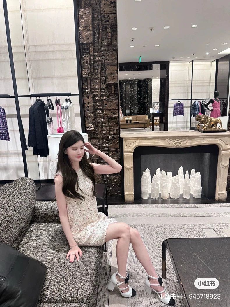 Chanel Chanel 24P color sequin dress Size XS / US 0-2 / IT 36-38 - 7 Thumbnail