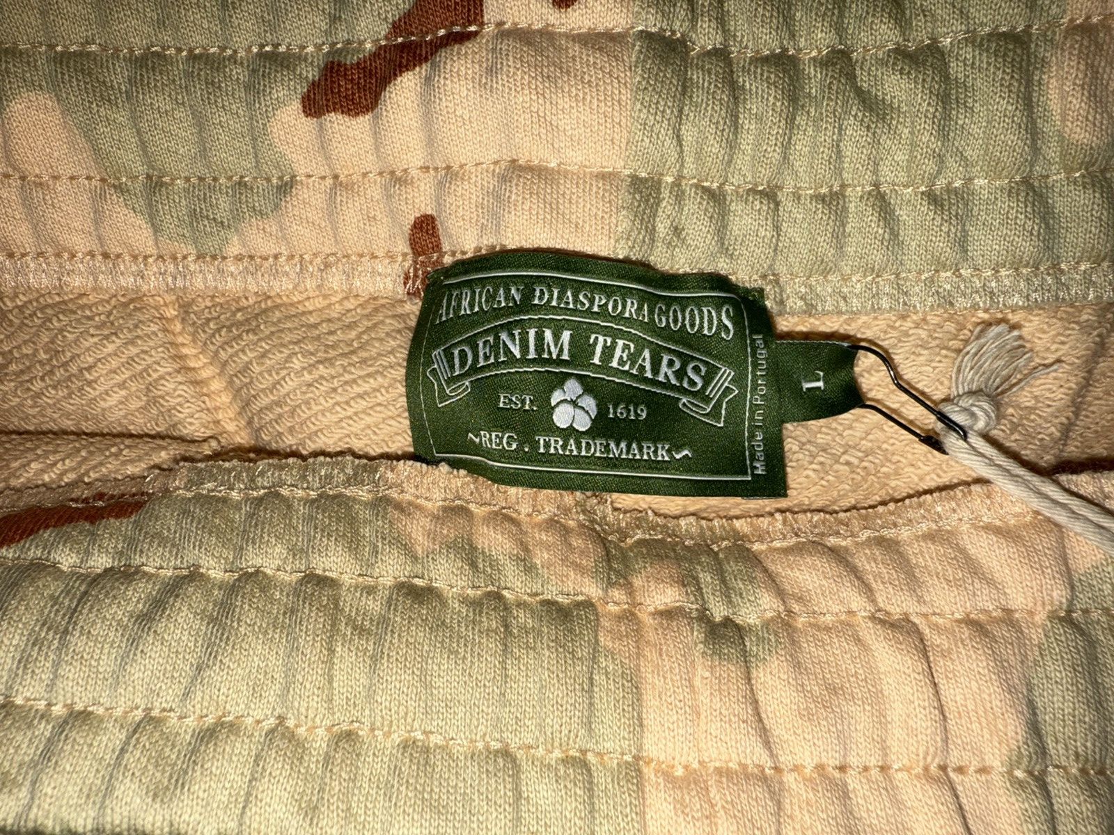 DENIM TEARS Denim Tears Camo Wreath Sweatpants Desert Storm Tan sz L Size US 34 / EU 50 - 3 Thumbnail