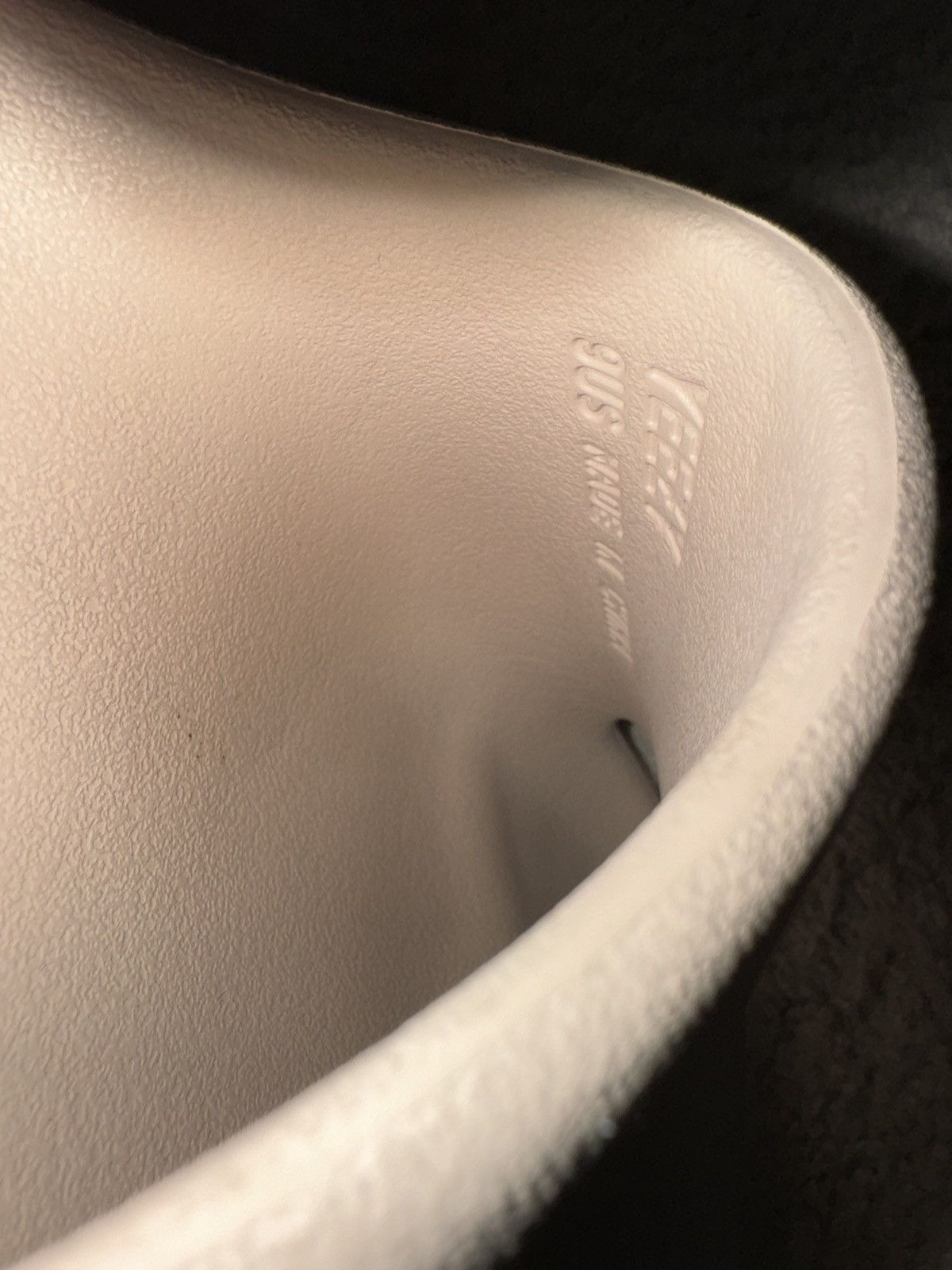 Kanye West × Yeezy Pure Yeezy Slides Size US 9 / EU 42 - 6 Thumbnail