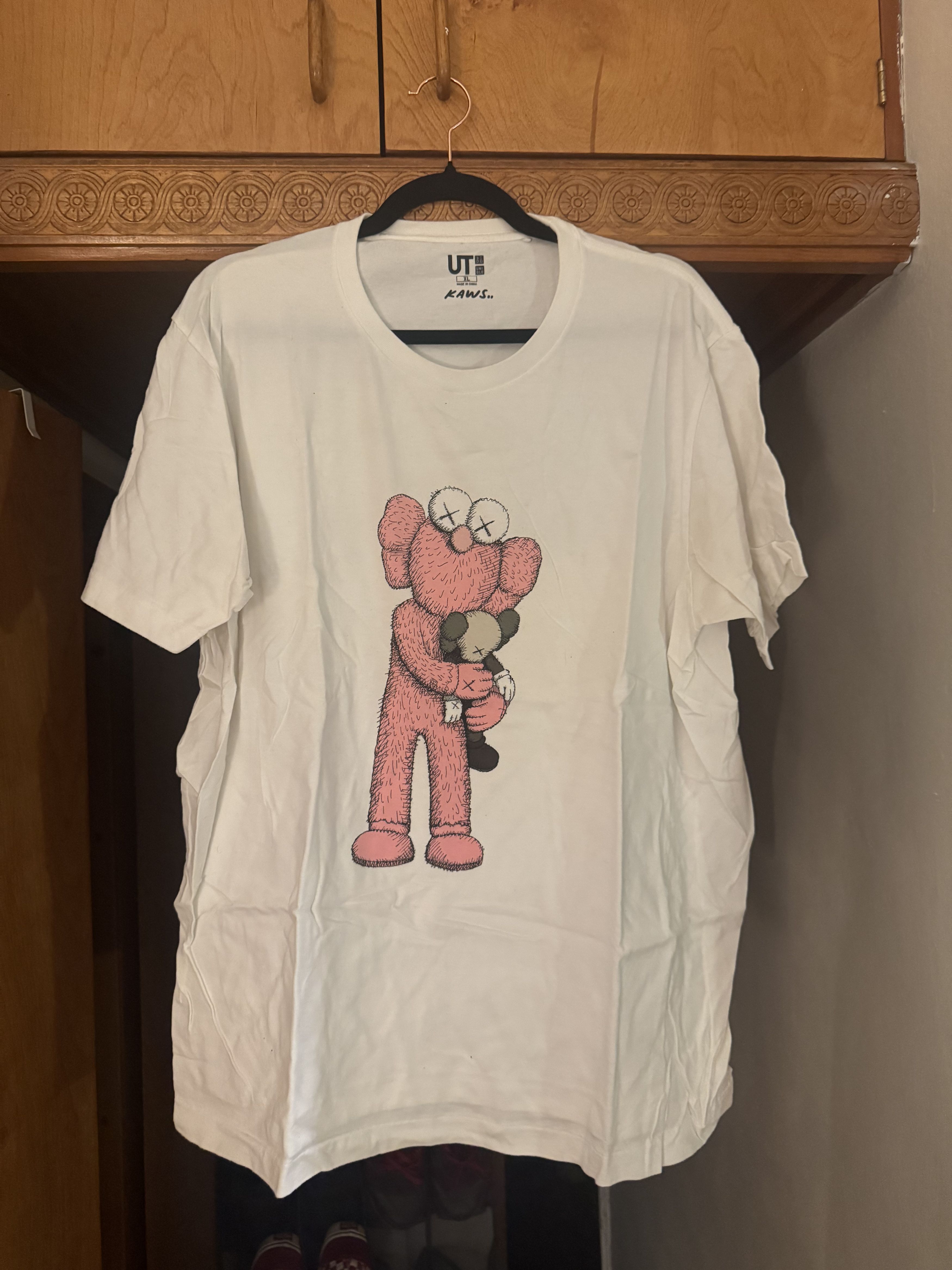 Kaws × Uniqlo Kaws Uniqlo White T Shirt Size US XL / EU 56 / 4 - 1 Thumbnail