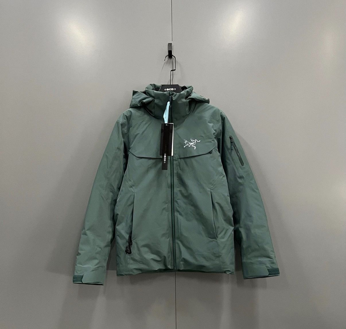 Arc'teryx Arc'teryx Logo Embroidered Hooded Windbreaker J41 Size US S / EU 44-46 / 1 - 1 Thumbnail