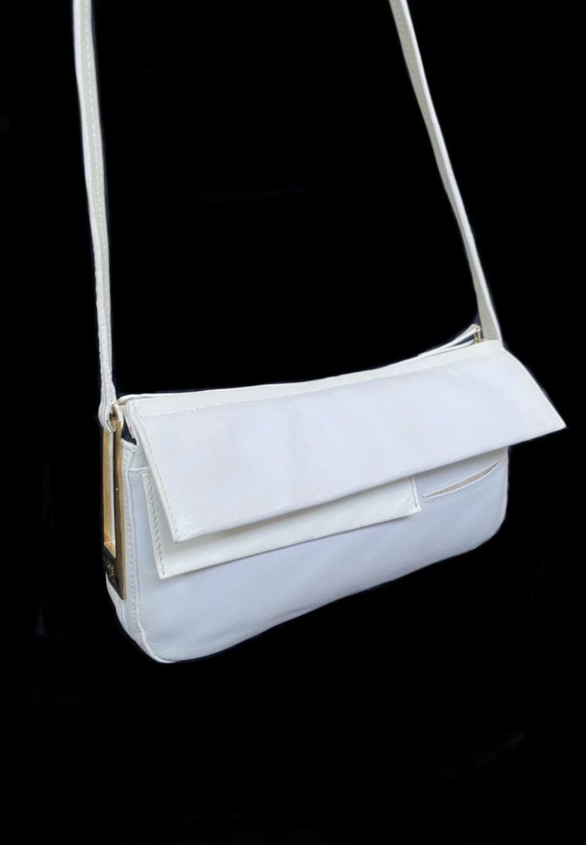 Givenchy Givenchy Vintage 2000s Leather Crossbody Bag Size ONE SIZE - 5 Thumbnail
