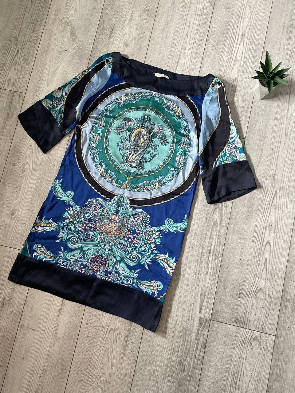 Versace Luxury Versace Silk Dress Size IT 42 L Size M / US 6-8 / IT 42-44 - 1 Thumbnail