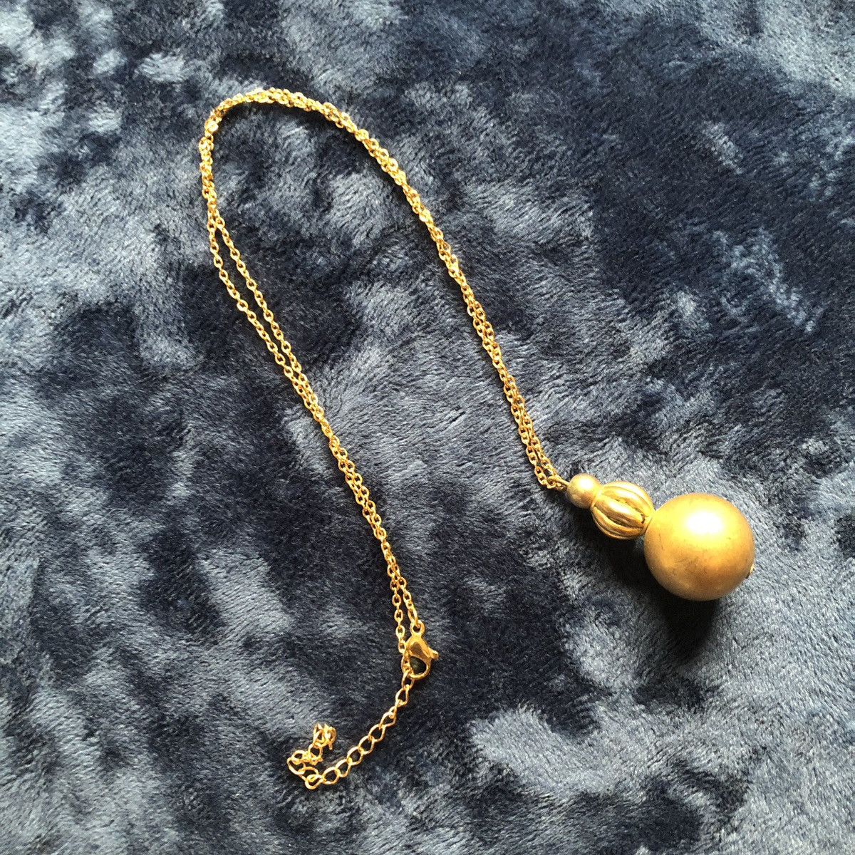 Handmade Handcrafted vintage gold metal ball dangle pendant necklace Size ONE SIZE - 8 Thumbnail