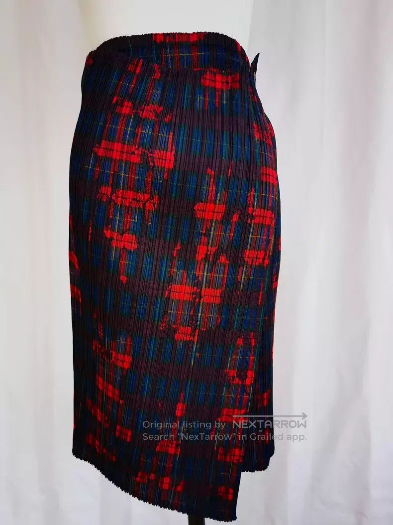 Issey Miyake Issey Miyake size:3 Plaid Red Skirt Size 22" - 1 Thumbnail