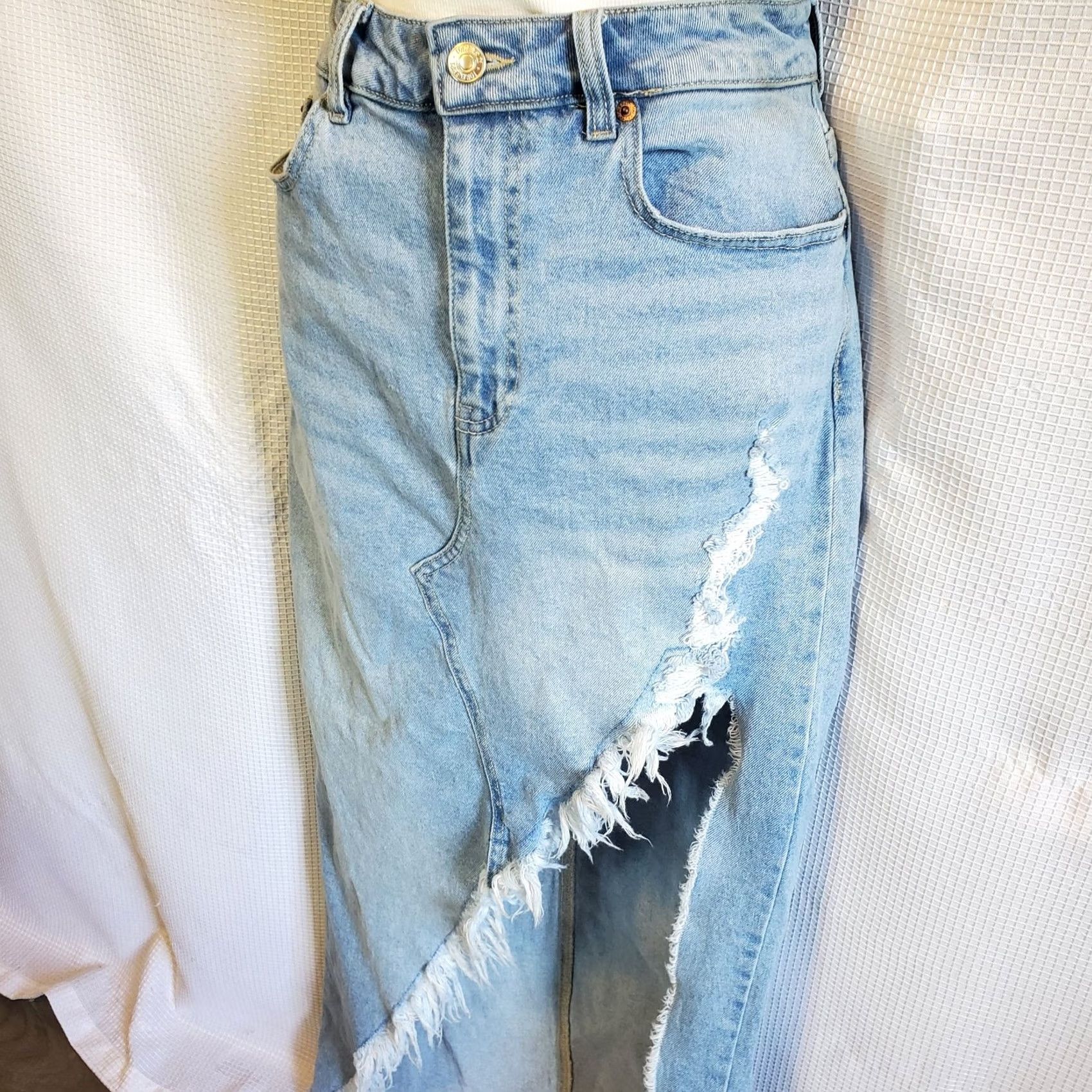 Forever 21 FOREVER 21 Skirt Womens L Blue Denim Asymmetrical Maxi Lightwash Fringe Cowgirl Size 36" / US 14 / IT 50 - 3 Thumbnail
