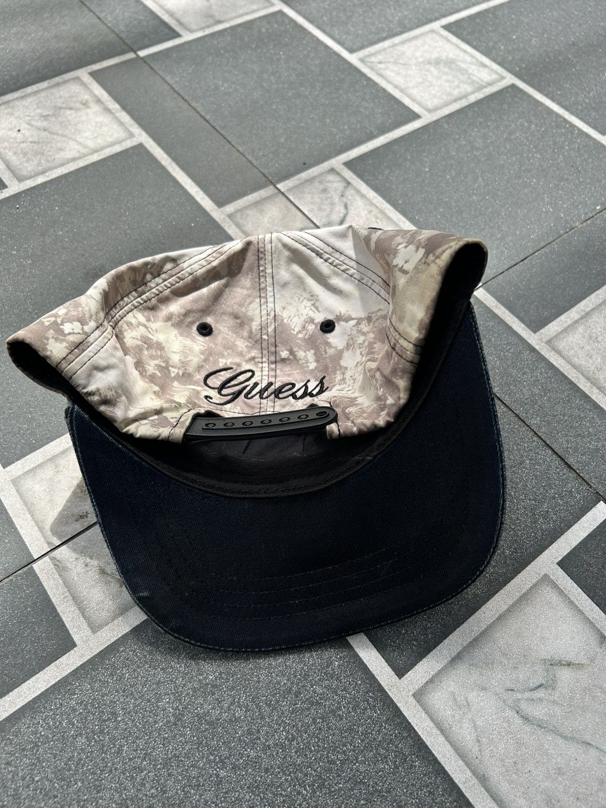 Guess Luxury Guess LA california snapback hat Size ONE SIZE - 3 Thumbnail
