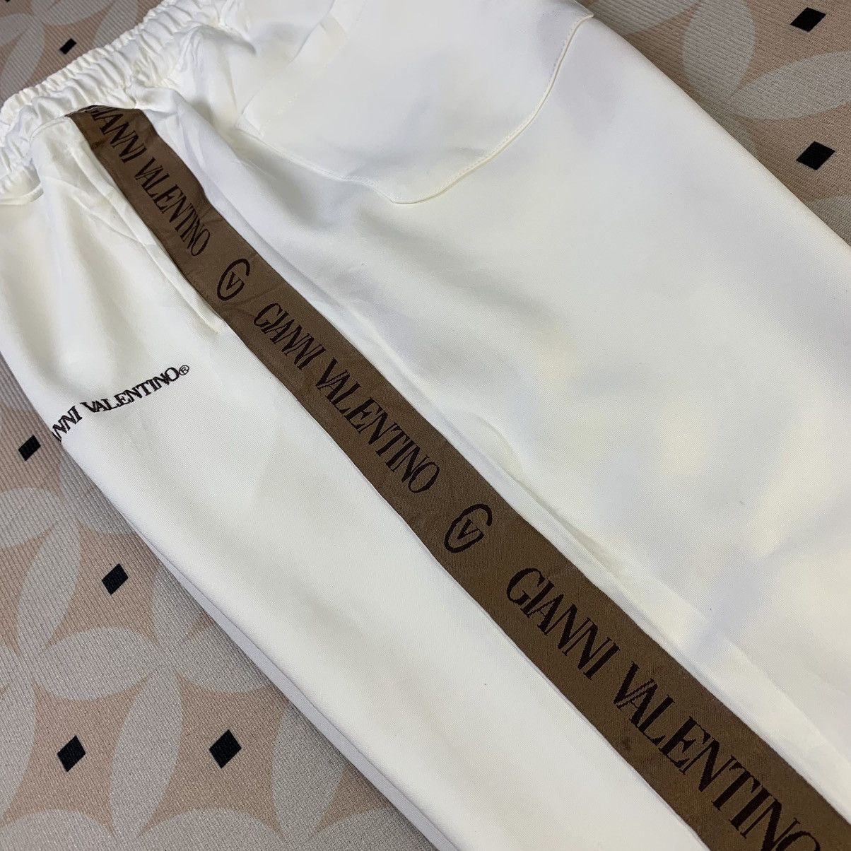 Gianni Valentino Vintage Gianni Valentino Joggers Pants Side Tape Size US 30 / EU 46 - 21 Thumbnail