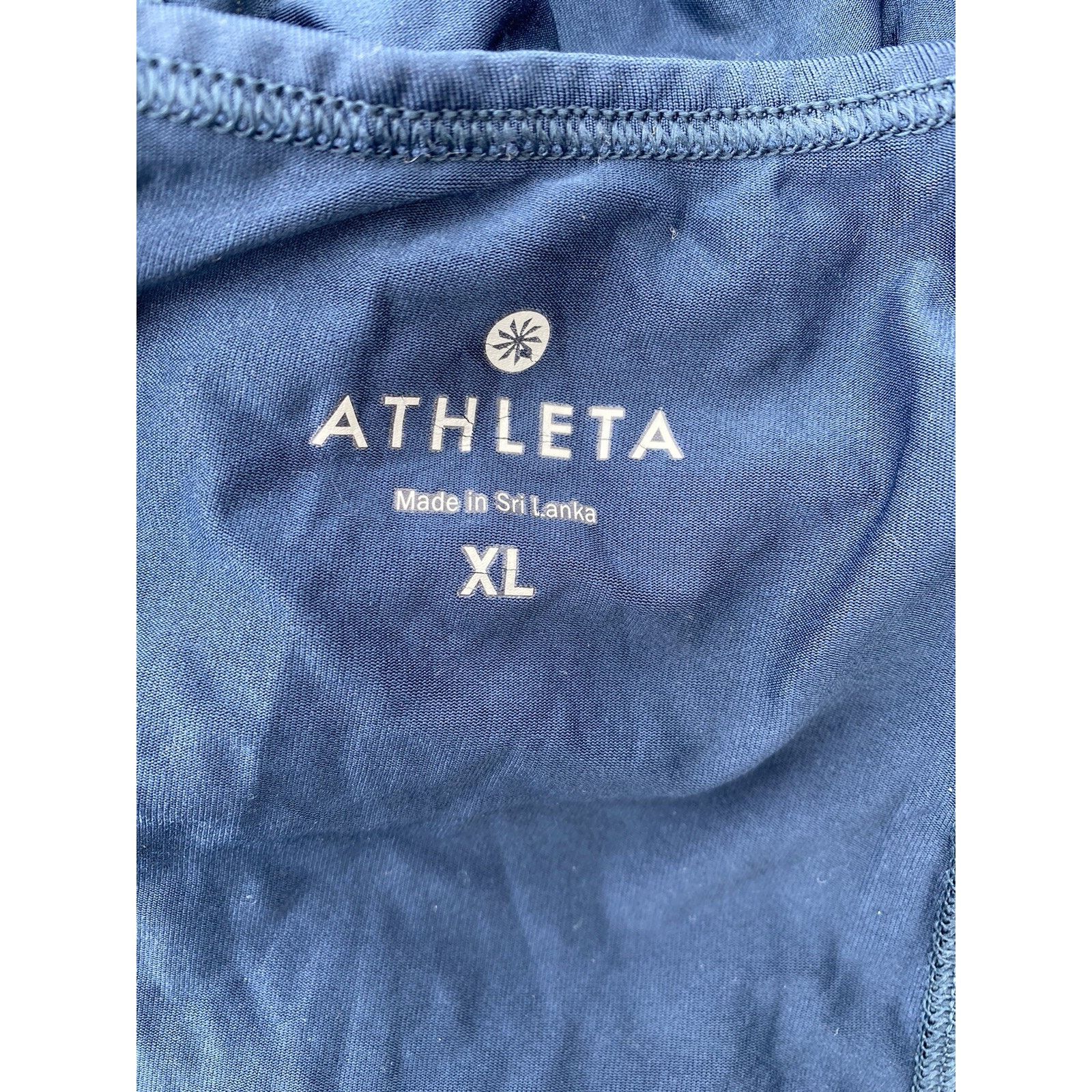Athleta Athleta top women navy blue size XL sport made A000238 Size XL / US 12-14 / IT 48-50 - 7 Thumbnail
