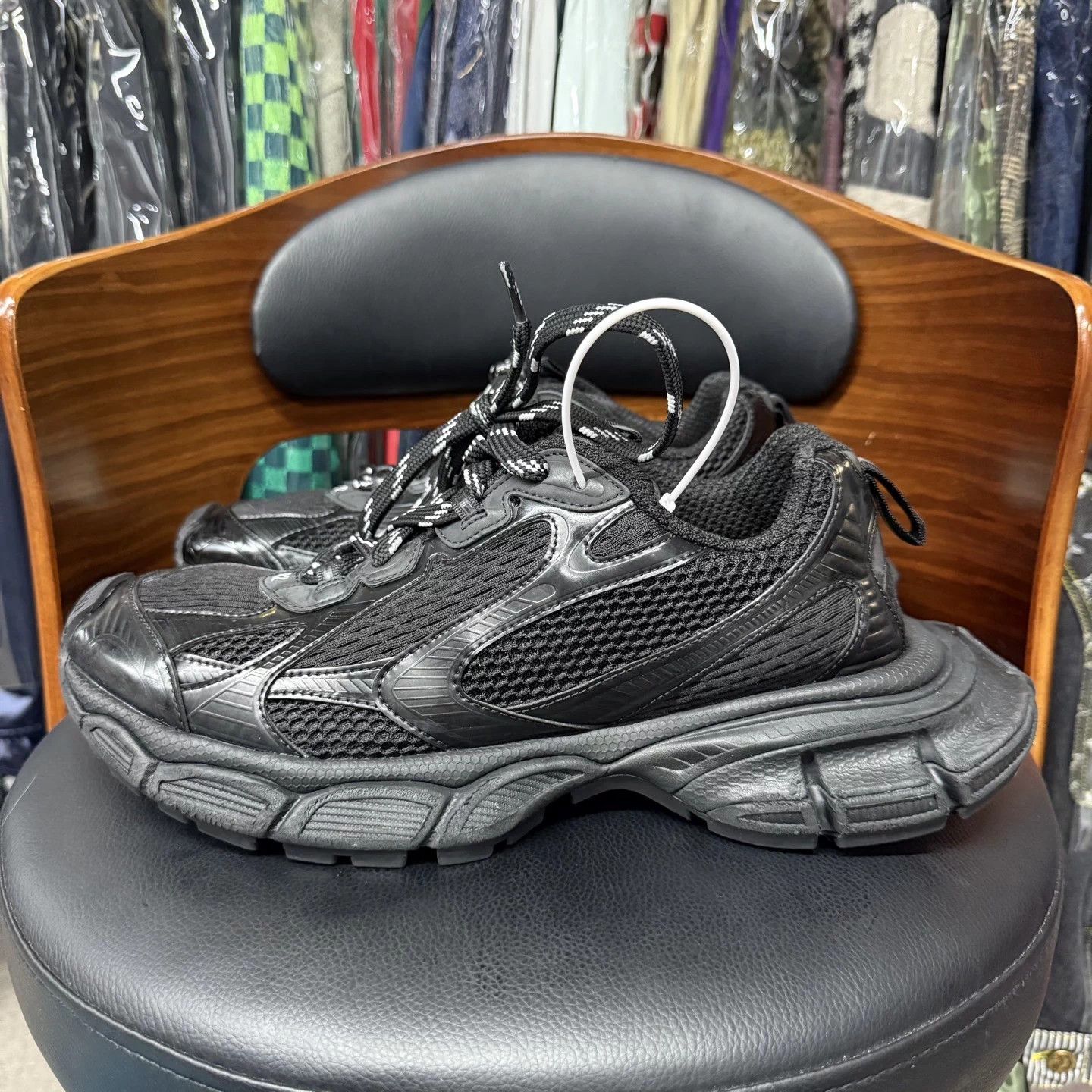 Balenciaga Balenciaga 3xl 42 Black Distressed Warrior Size US 9 / EU 42 - 6 Thumbnail