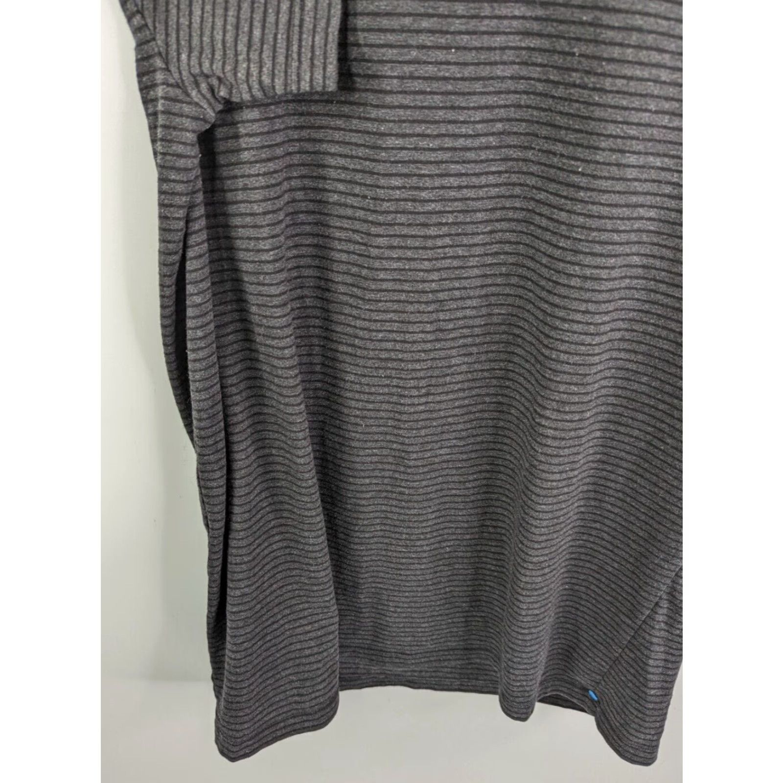 Vintage Columbia T-Shirt Men's M Short Sleeve Dark Gray Striped Crew Neck Logo Tagless Cotton Blend Size US M / EU 48-50 / 2 - 3 Thumbnail